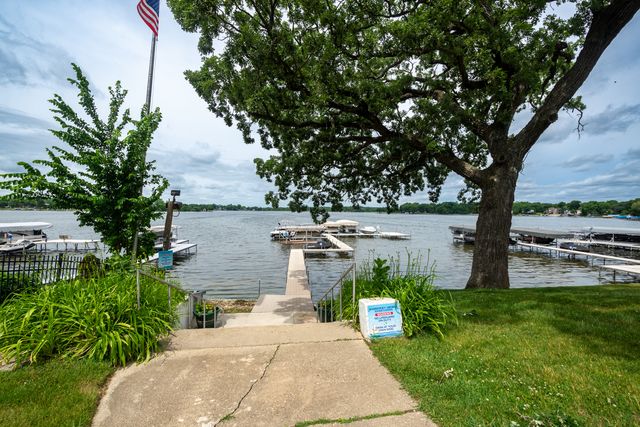 25063 W 3rd Street, Antioch, IL 60002