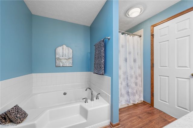 2441 W Bent Oak Circle, North Canton, OH 44720