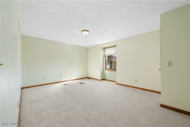 2441 W Bent Oak Circle, North Canton, OH 44720