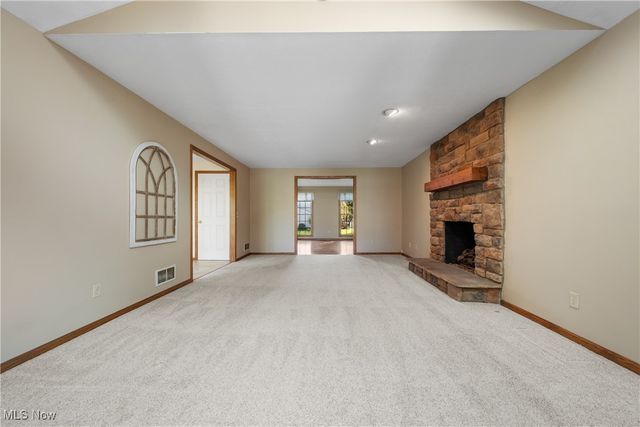 2441 W Bent Oak Circle, North Canton, OH 44720