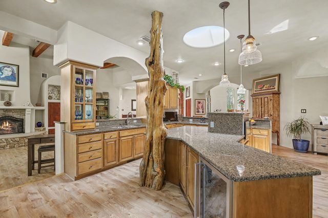 178 Loma Del Oro, Corrales, NM 87048