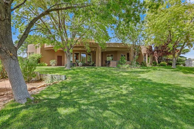 178 Loma Del Oro, Corrales, NM 87048