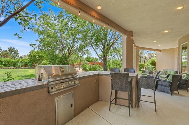 178 Loma Del Oro, Corrales, NM 87048
