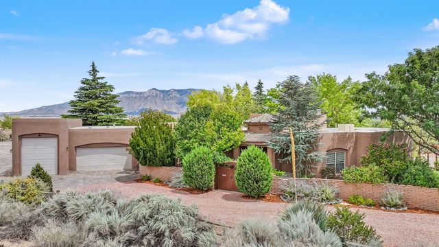 178 Loma Del Oro, Corrales, NM 87048
