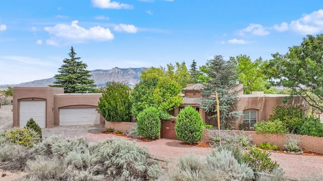 178 Loma Del Oro, Corrales, NM 87048