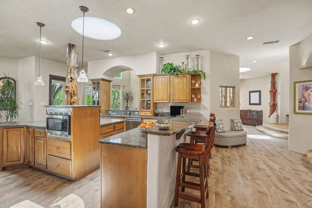 178 Loma Del Oro, Corrales, NM 87048