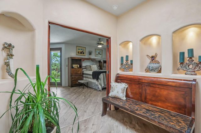 178 Loma Del Oro, Corrales, NM 87048