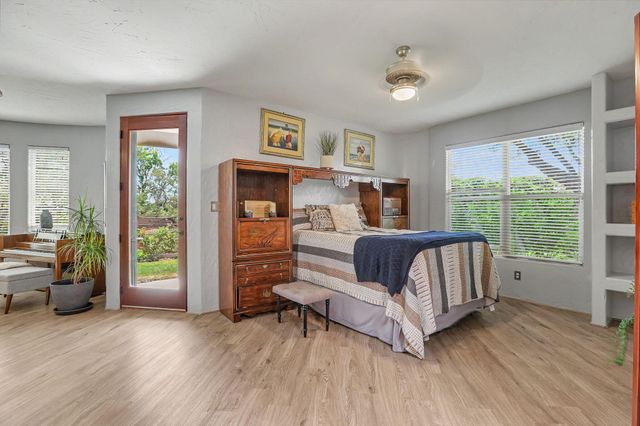 178 Loma Del Oro, Corrales, NM 87048