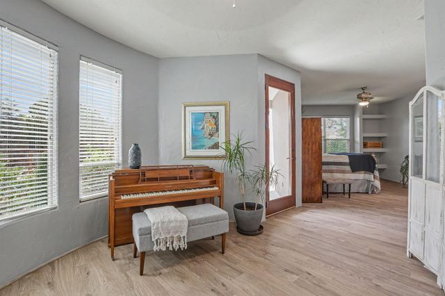 178 Loma Del Oro, Corrales, NM 87048