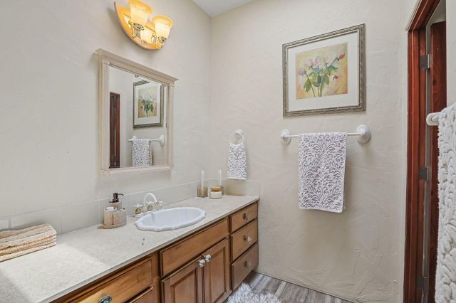 178 Loma Del Oro, Corrales, NM 87048