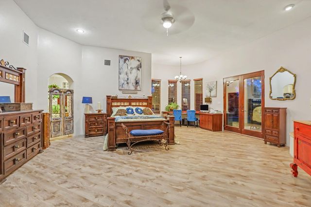 178 Loma Del Oro, Corrales, NM 87048