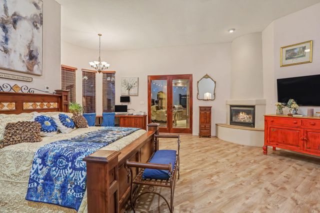 178 Loma Del Oro, Corrales, NM 87048