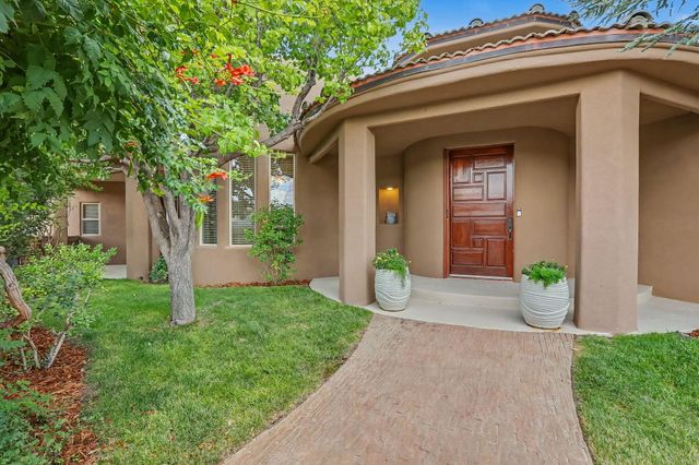 178 Loma Del Oro, Corrales, NM 87048