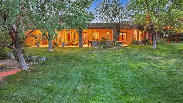 178 Loma Del Oro, Corrales, NM 87048