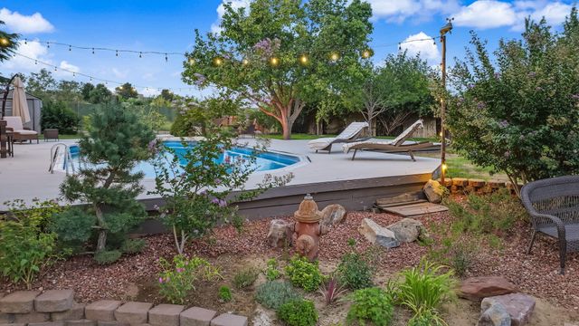178 Loma Del Oro, Corrales, NM 87048