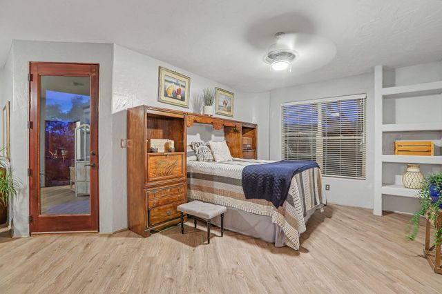 178 Loma Del Oro, Corrales, NM 87048