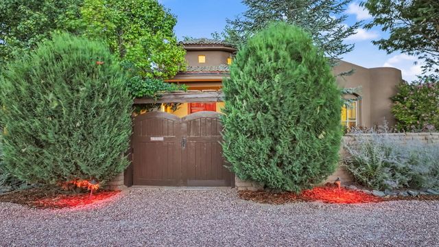 178 Loma Del Oro, Corrales, NM 87048