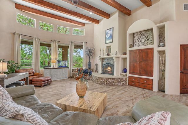 178 Loma Del Oro, Corrales, NM 87048