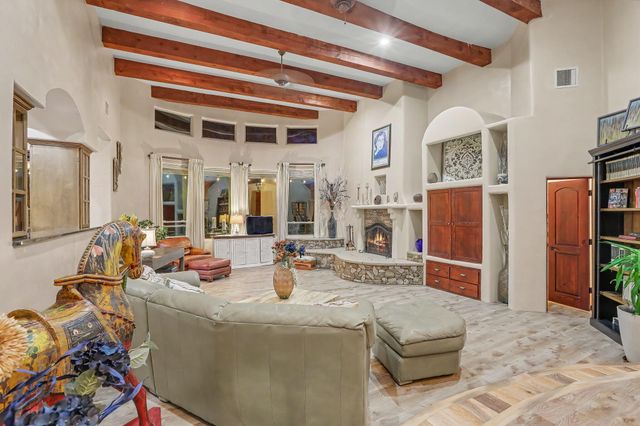 178 Loma Del Oro, Corrales, NM 87048