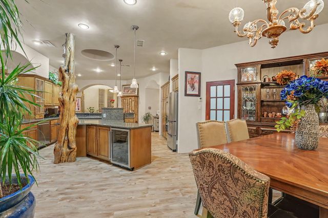 178 Loma Del Oro, Corrales, NM 87048