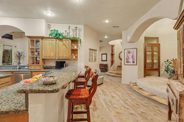 178 Loma Del Oro, Corrales, NM 87048