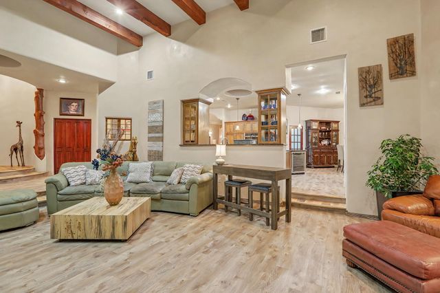 178 Loma Del Oro, Corrales, NM 87048