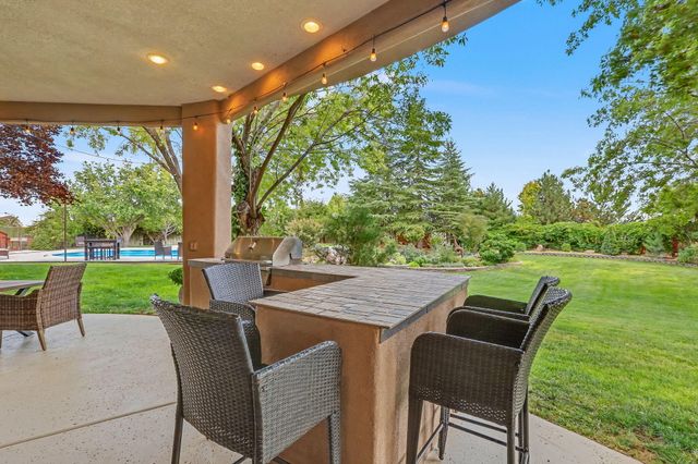 178 Loma Del Oro, Corrales, NM 87048