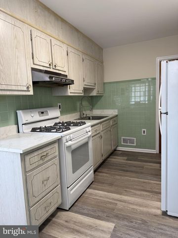 1016 CLAYTON RD, Wilmington, DE 19805