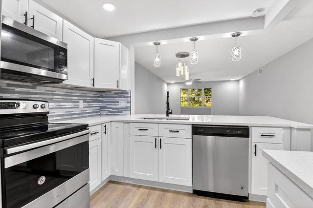 2515 NE 2nd Court 204, Boynton Beach, FL 33435