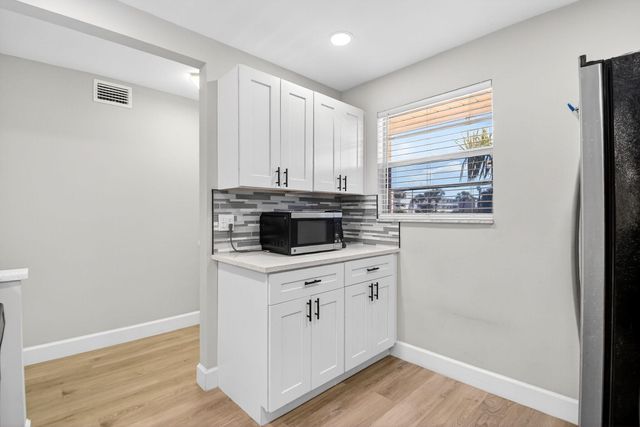 2515 NE 2nd Court 204, Boynton Beach, FL 33435