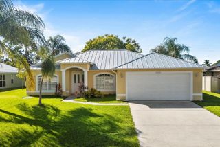 6020 NW Wolverine Road, Port St Lucie, FL 34986