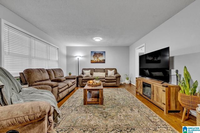 10 PINE CIRCLE, Oneonta, AL 35121