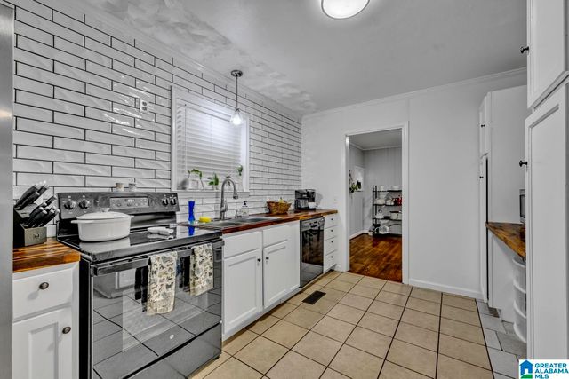 10 PINE CIRCLE, Oneonta, AL 35121