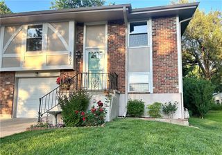 8507 Grandview Avenue, Overland Park, KS 66212