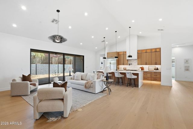 7232 E CAMBRIDGE Avenue, Scottsdale, AZ 85257