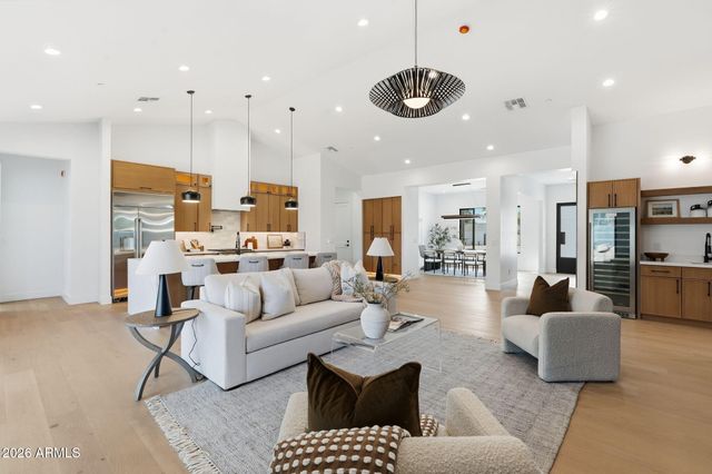 7232 E CAMBRIDGE Avenue, Scottsdale, AZ 85257