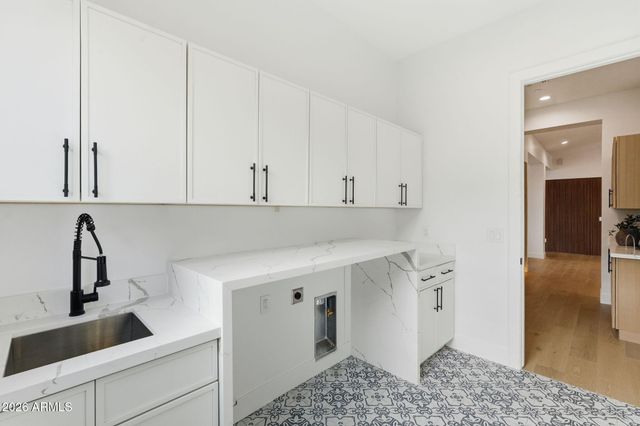 7232 E CAMBRIDGE Avenue, Scottsdale, AZ 85257