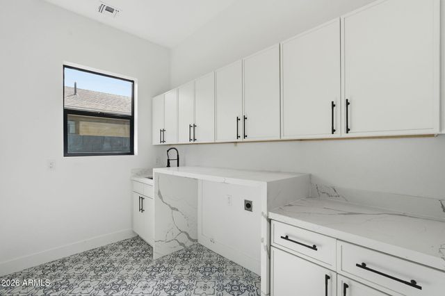 7232 E CAMBRIDGE Avenue, Scottsdale, AZ 85257