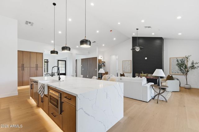 7232 E CAMBRIDGE Avenue, Scottsdale, AZ 85257