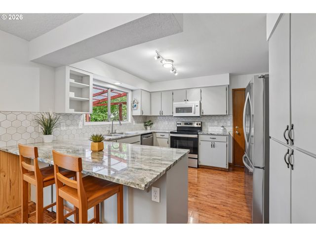 6715 Se 114TH Ave, Portland, OR 97266
