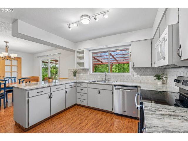 6715 Se 114TH Ave, Portland, OR 97266