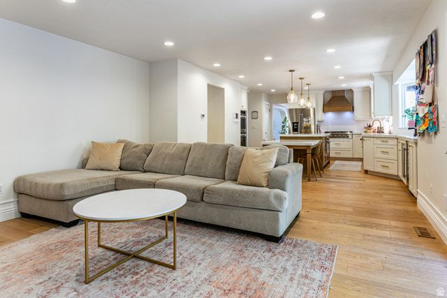 8967 S COBBLE CANYON LN, Sandy, UT 84093