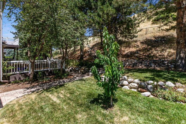 8967 S COBBLE CANYON LN, Sandy, UT 84093
