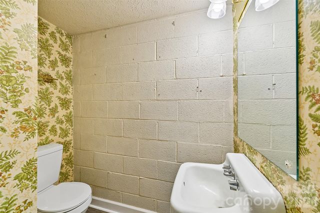 1621 N Oak Drive, Shelby, NC 28150