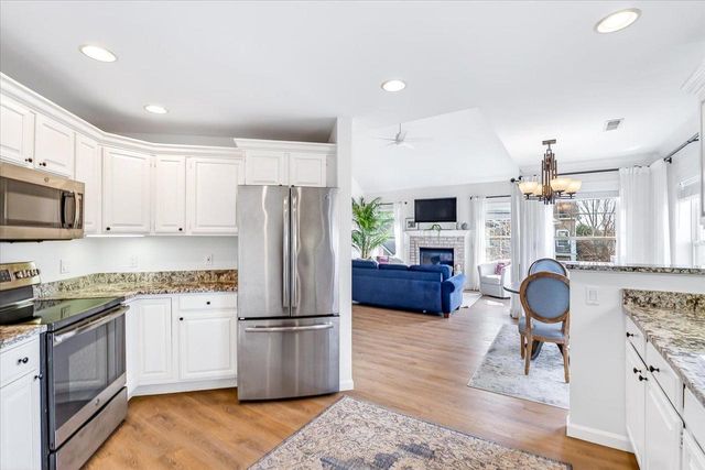 3272 Stonecreek Drive, Madison, WI 53719