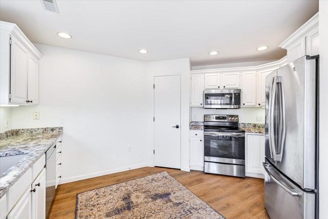 3272 Stonecreek Drive, Madison, WI 53719