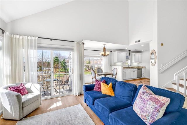 3272 Stonecreek Drive, Madison, WI 53719