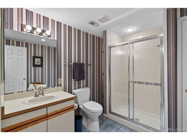 5927 E Jamison Ln, Centennial, CO 80112