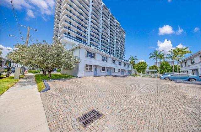 7801 Hispanola Avenue 4, North Bay Village, FL 33141