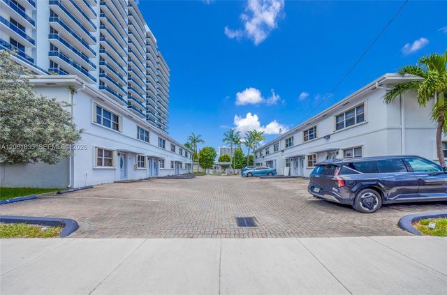 7801 Hispanola Avenue 4, North Bay Village, FL 33141